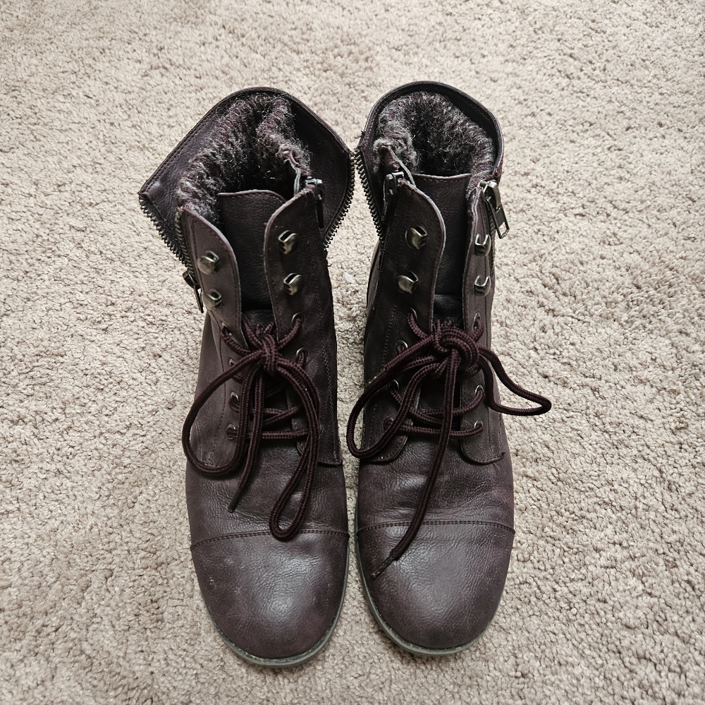 Dark purple boots - two ways to wear